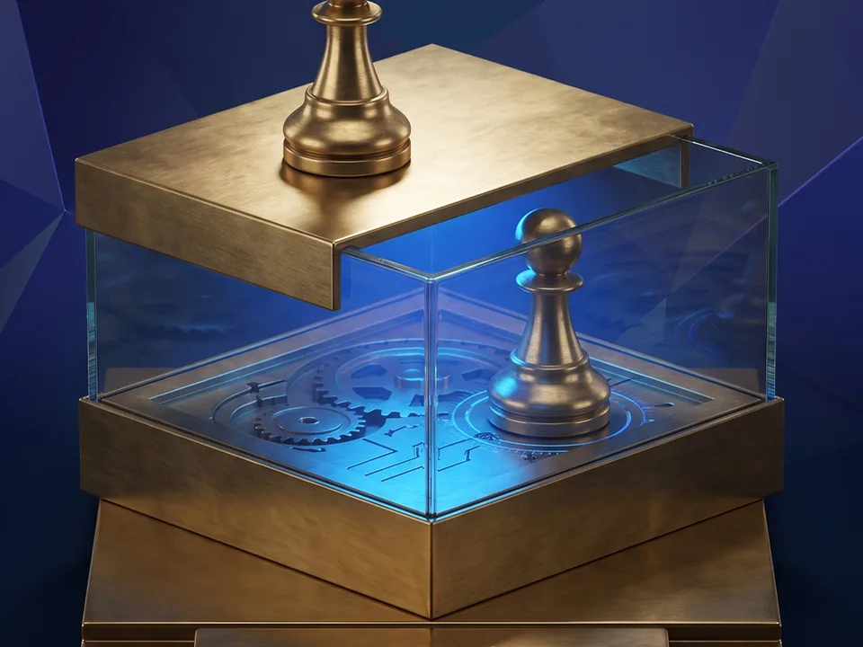 Schachfiguren und das Tecmony-Emblem