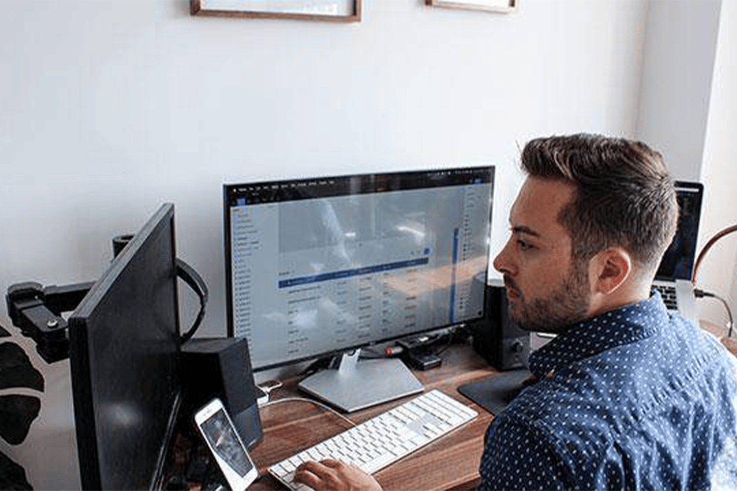 Virtual Switchboard <br>Solutions<i> <p style="font-size: 12px;color: gray;letter-spacing:0.2px;"> Cloud Based Switchboard Services</p></i>